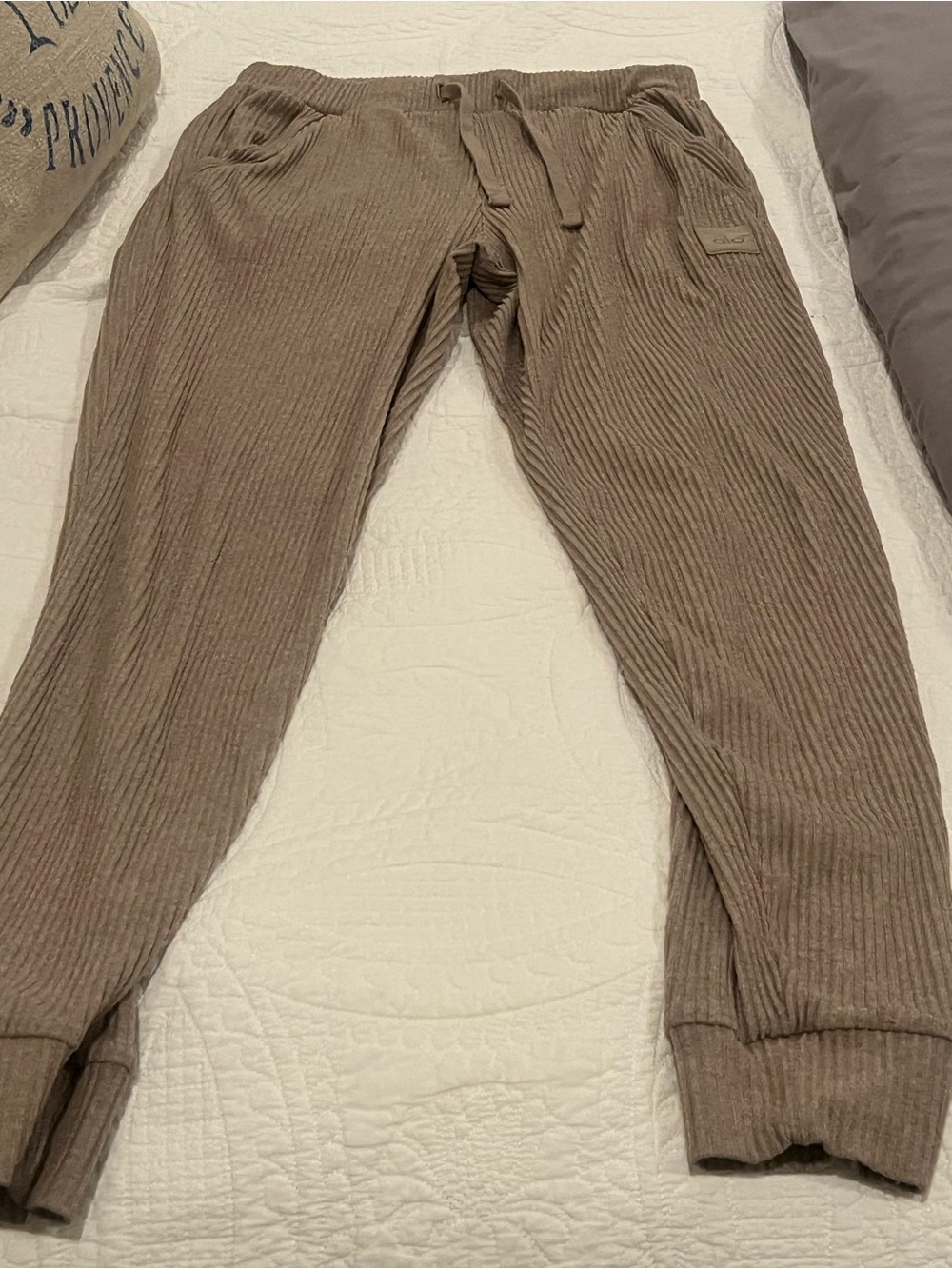 Alo Muse Sweatpant medium - Picture 12 of 13
